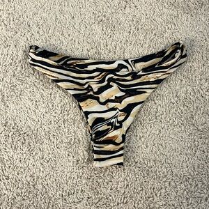 Skatie small cheeky zebra marble bottoms